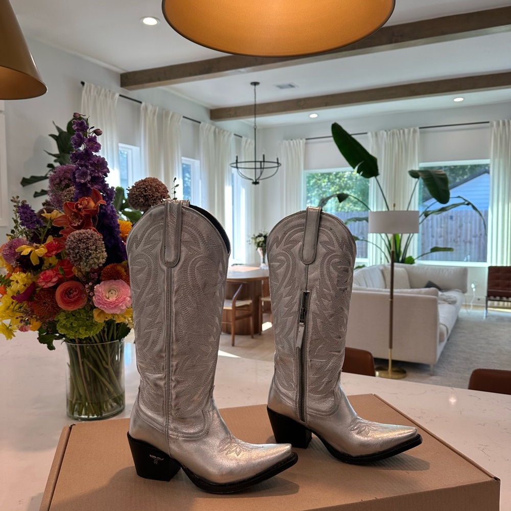 Women’s Land Silver Western Cowboy Boots